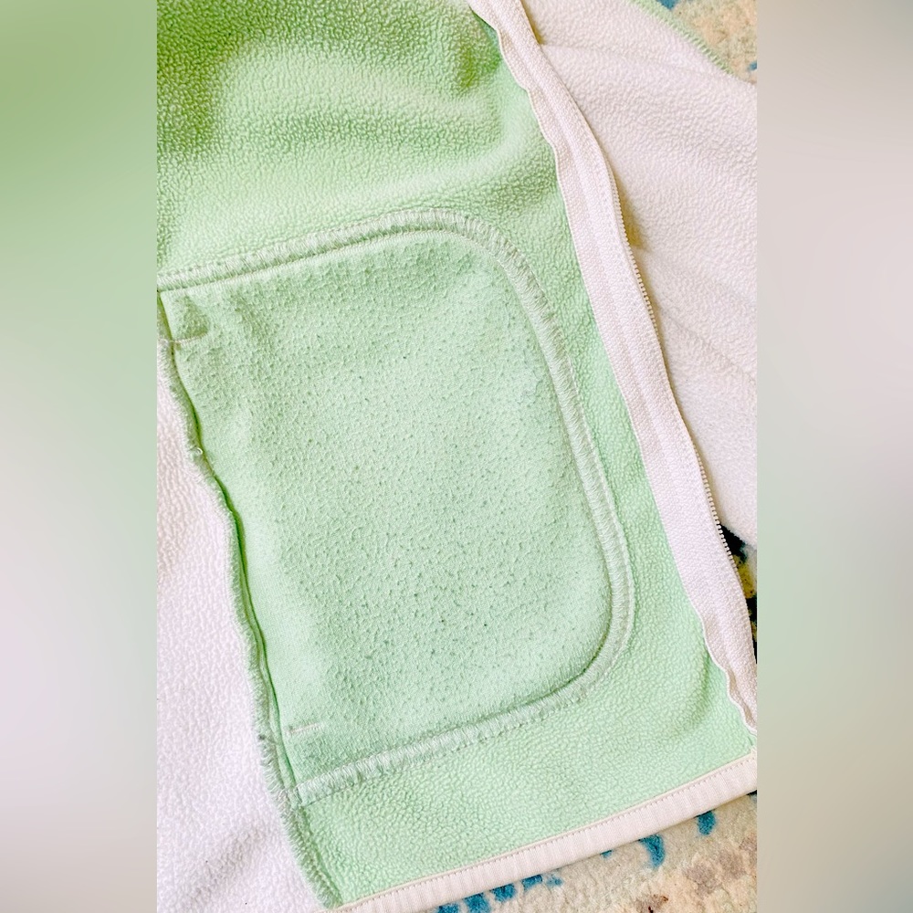 AE - full zip sweater - Picture 14 of 15